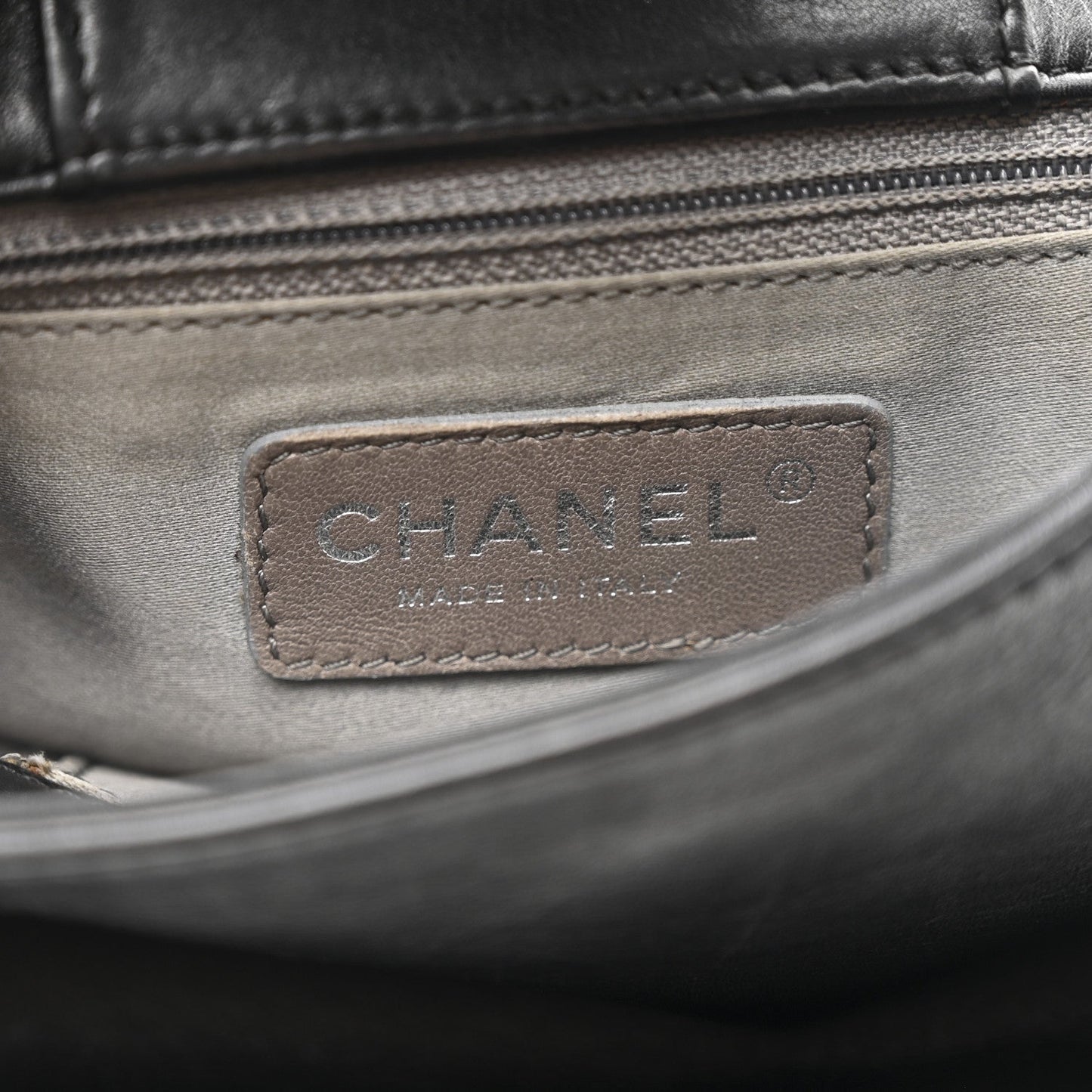 Calfskin Modern Chain Rhodoid Flap Black