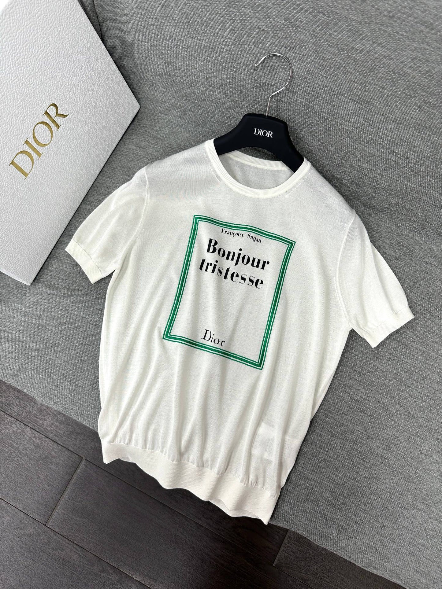 CD Book Cover Short-Sleeved Sweater White Green Silk 349496