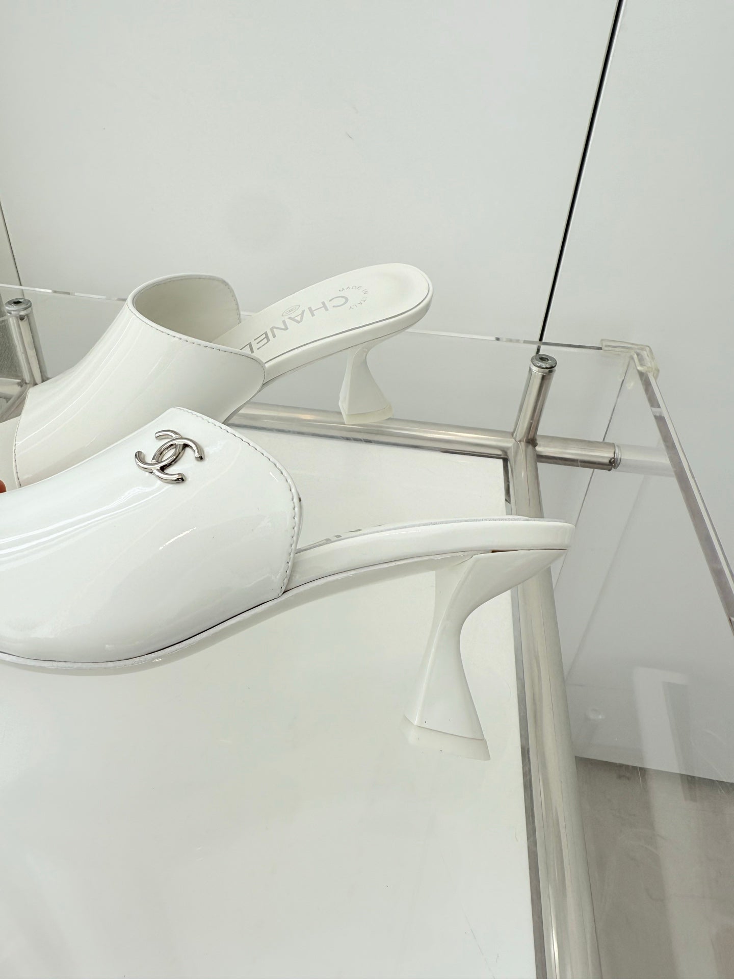 Chanel 26 Sandal 90 White in Lambskin 597365