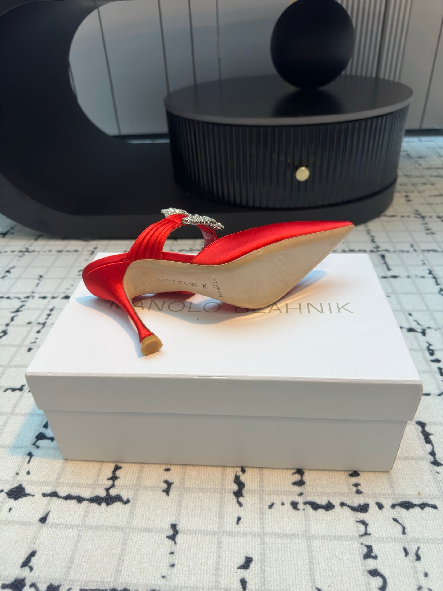 Manolo Satin Maidugura Mules 90mm Red Satin