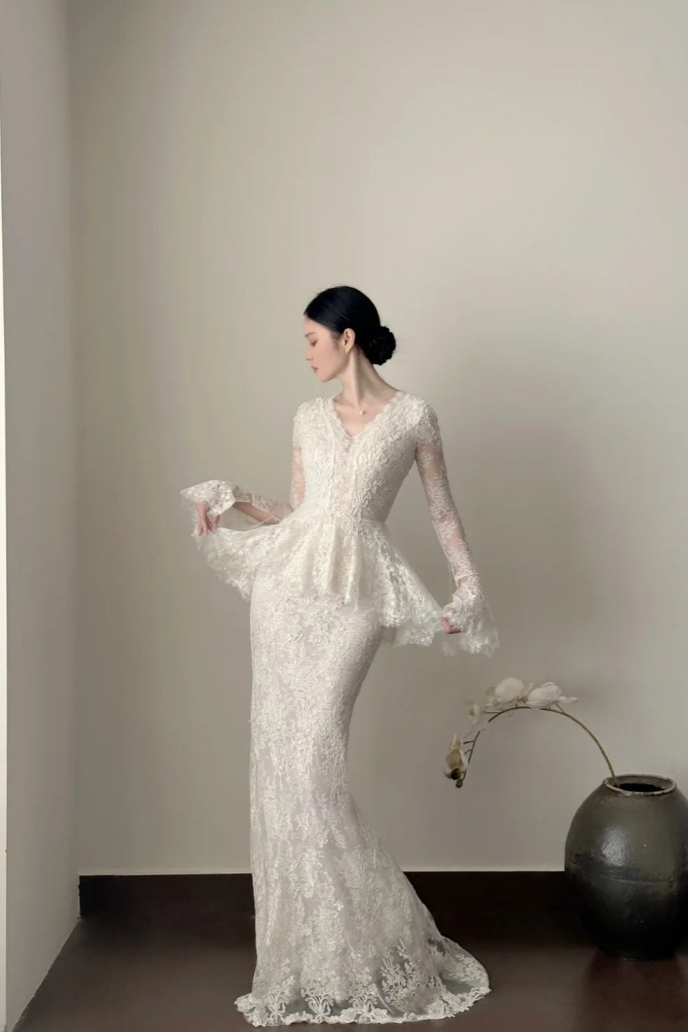 formaldressy- Vintage White Lace V-Neck Long Sleeve Mermaid Long Court Style Wedding Gown gh6095
