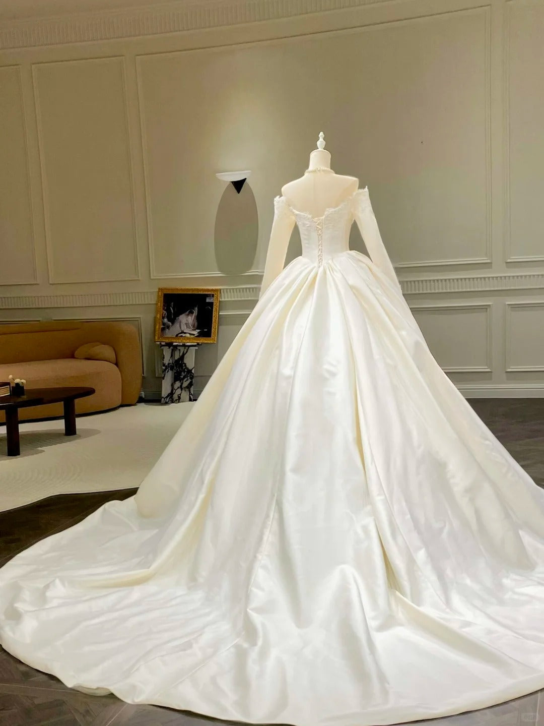 formaldressy-A must-have for minimalist brides! Plain satin long-sleeved wedding dress gh5440