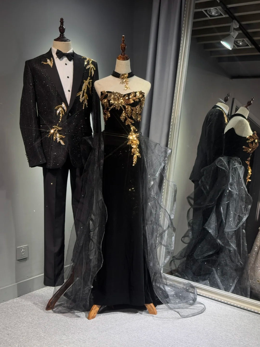 formaldressy -Black shiny elegant long gold sequined tulle trailing ball gown evening gown graduation gown gh5108