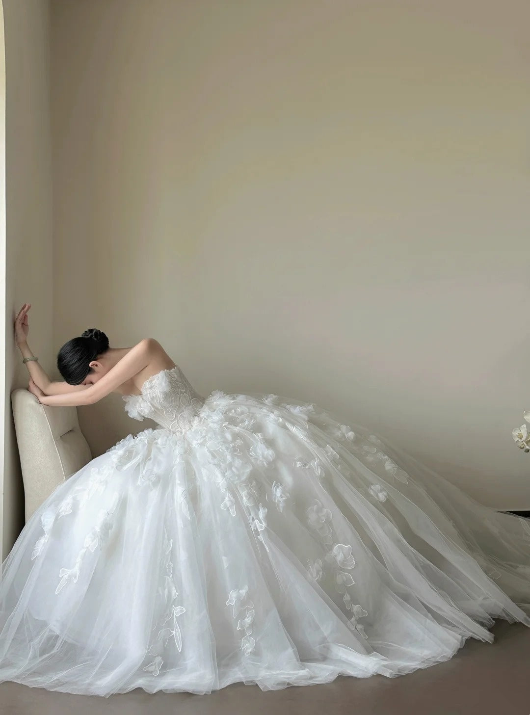 formaldressy- Vintage White 3D Floral Strapless Long Train Court Style Wedding Gown gh6093