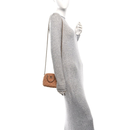 Shearling Quilted Shiny Coco Clutch With Chain Dark Beige