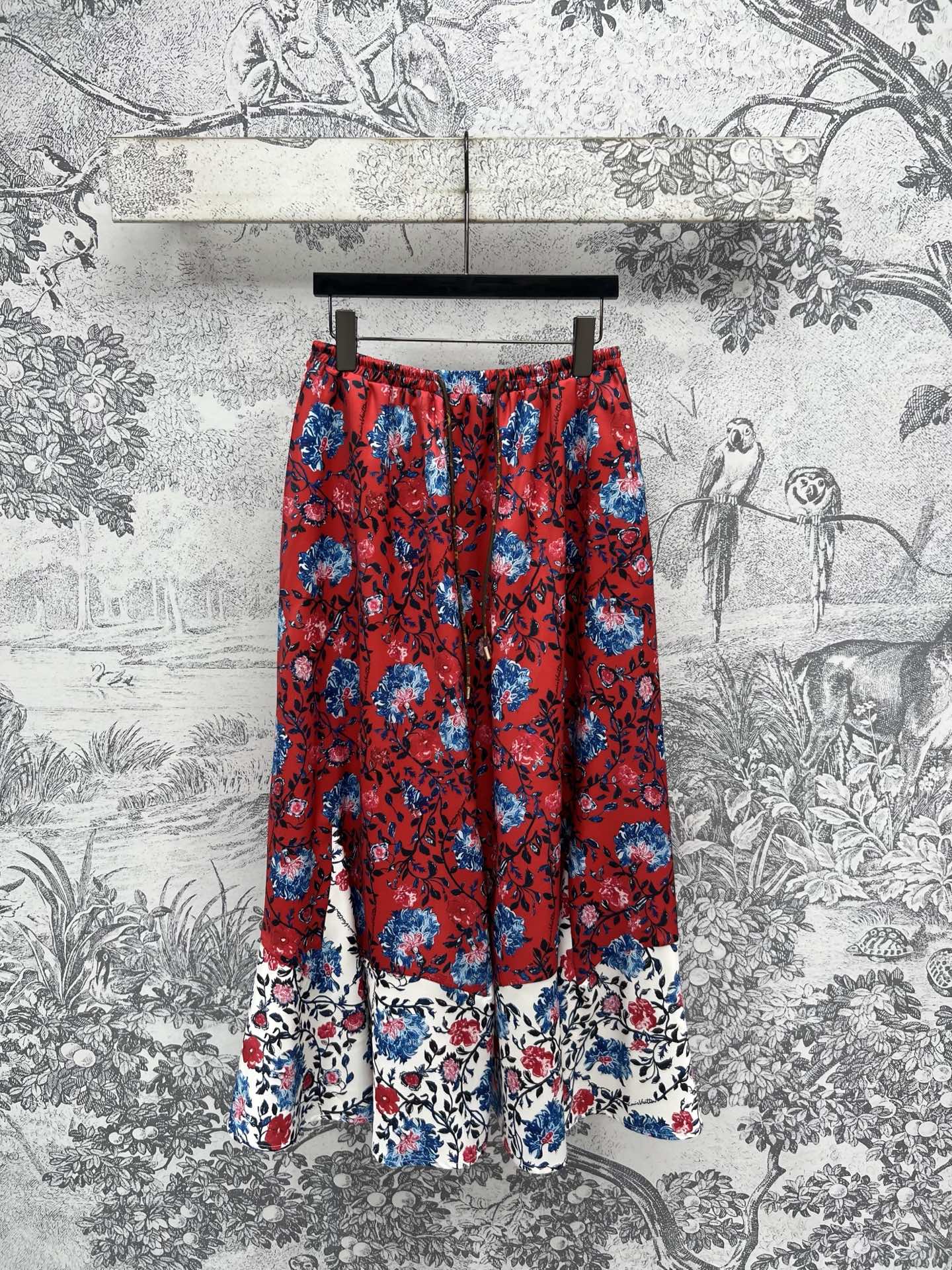 LV 25 Elastic Waist Old Flower Leather Skirt Red Poliester