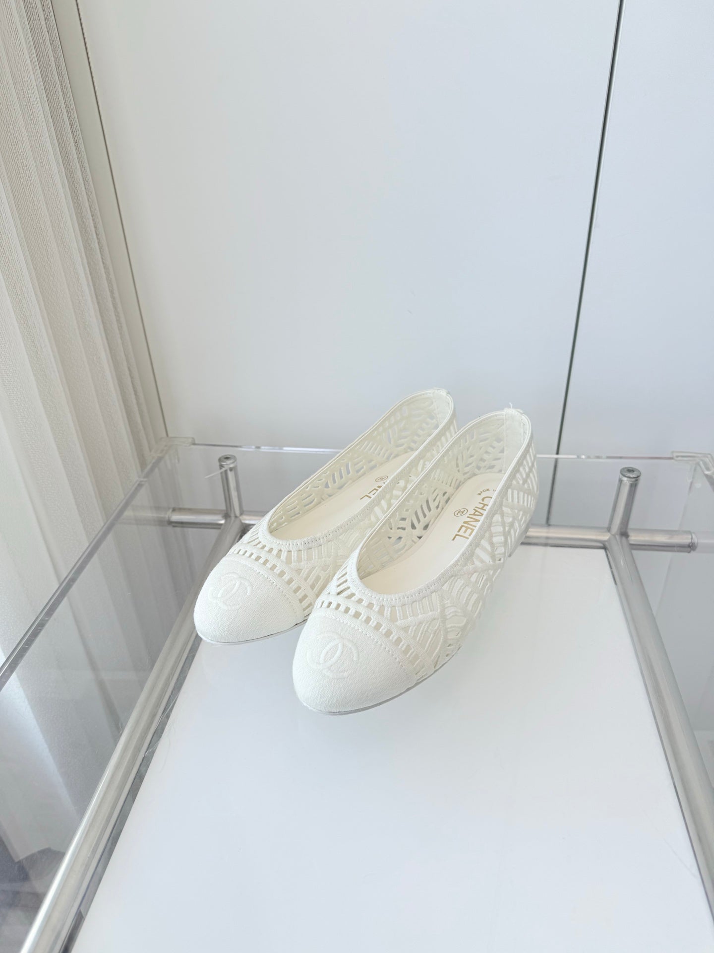 Chanel 26 Ladies Ballet Flats White in Fabric 597335