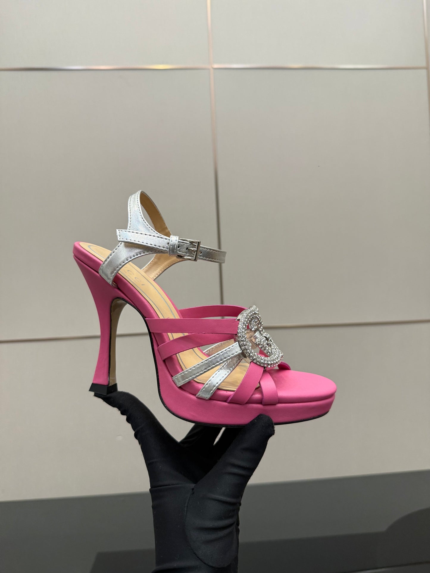 GG Pump 10.5cm With Crystal Interlocking G Pink Sliver Leather