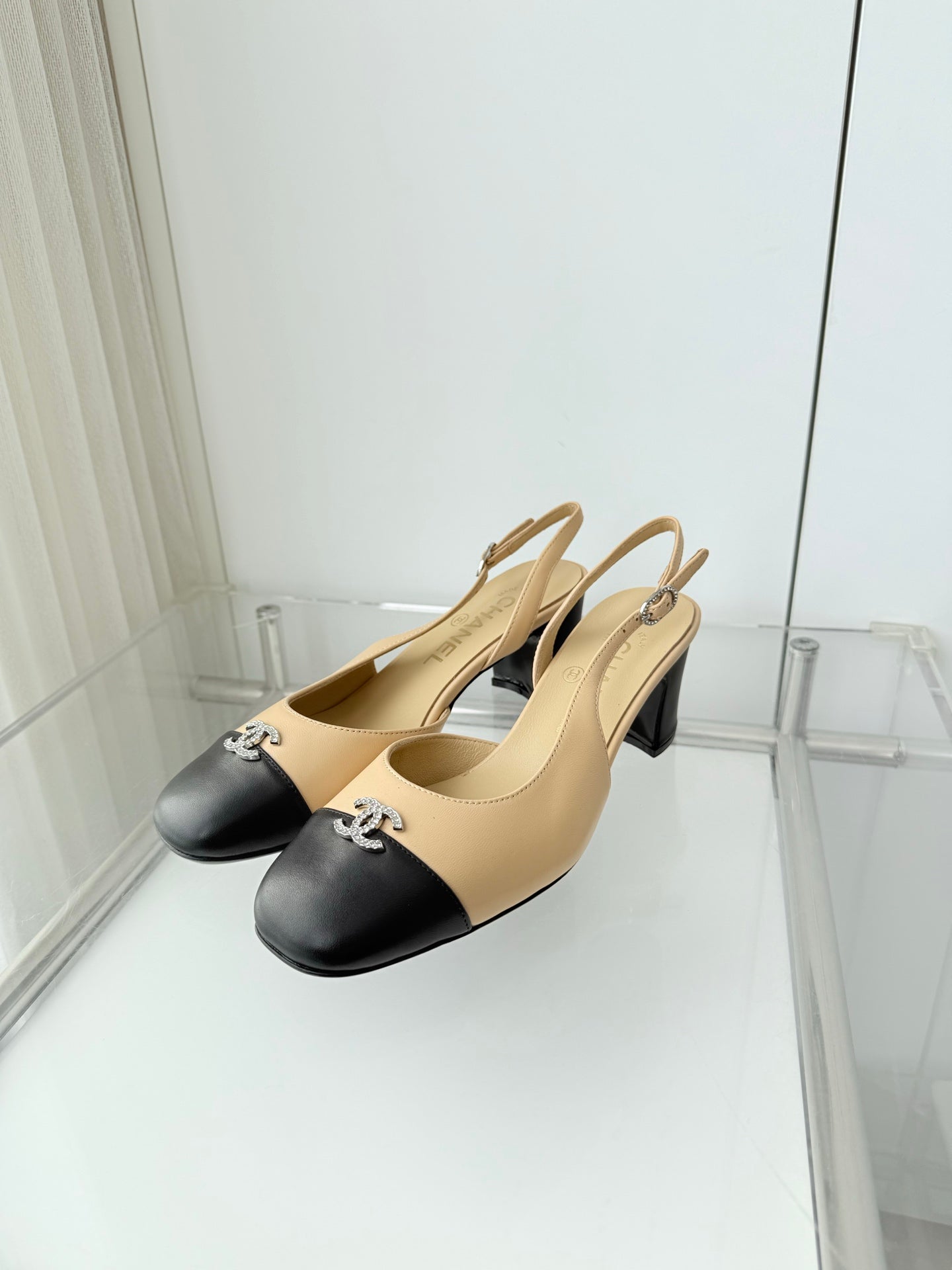 Chanel 26 High Heels Beige Black 50 in Lambskin 597332