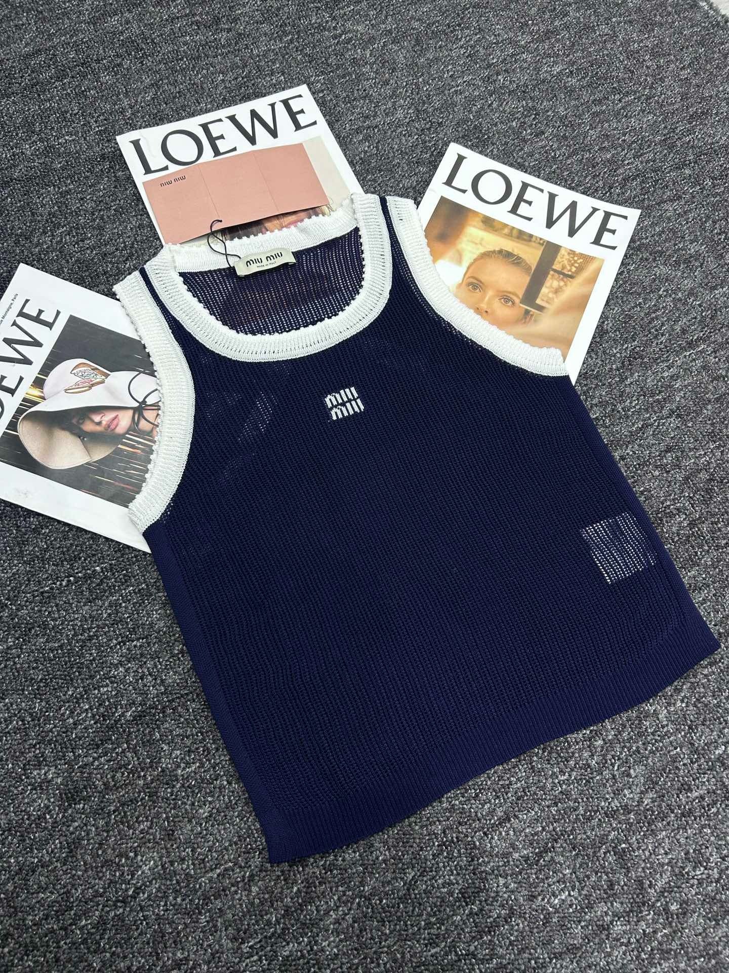MIUMIU SLEEVELESS TOP STYLE 636