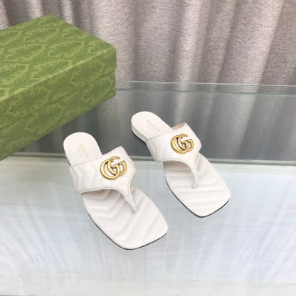 GG  marmont logo - embellished mattelasse leather sandal in white