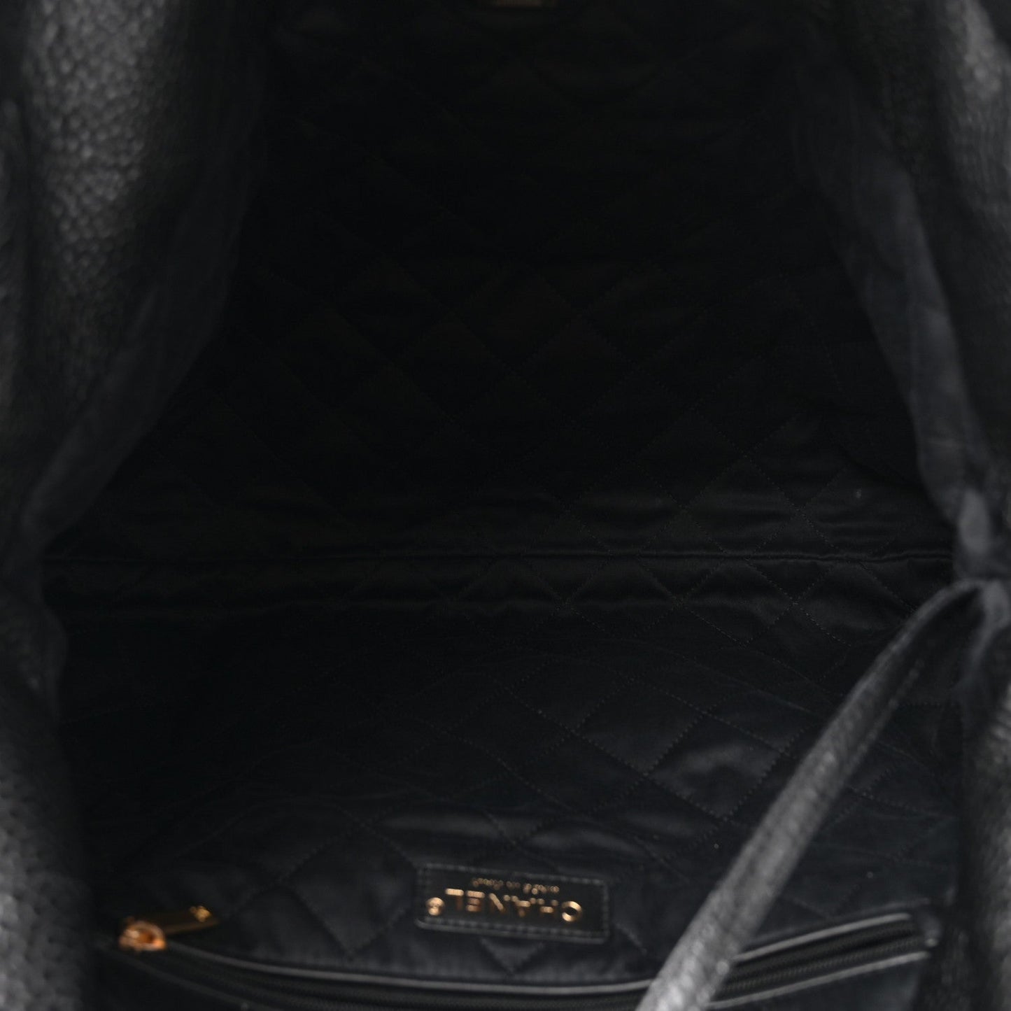 Shiny Caviar Quilted Chanel 22 Black