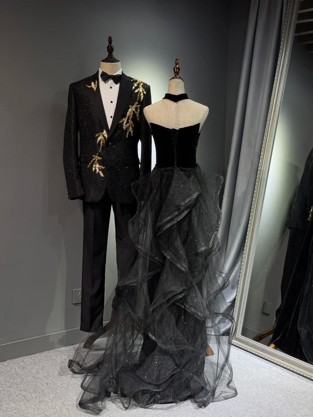 formaldressy -Black shiny elegant long gold sequined tulle trailing ball gown evening gown graduation gown gh5108