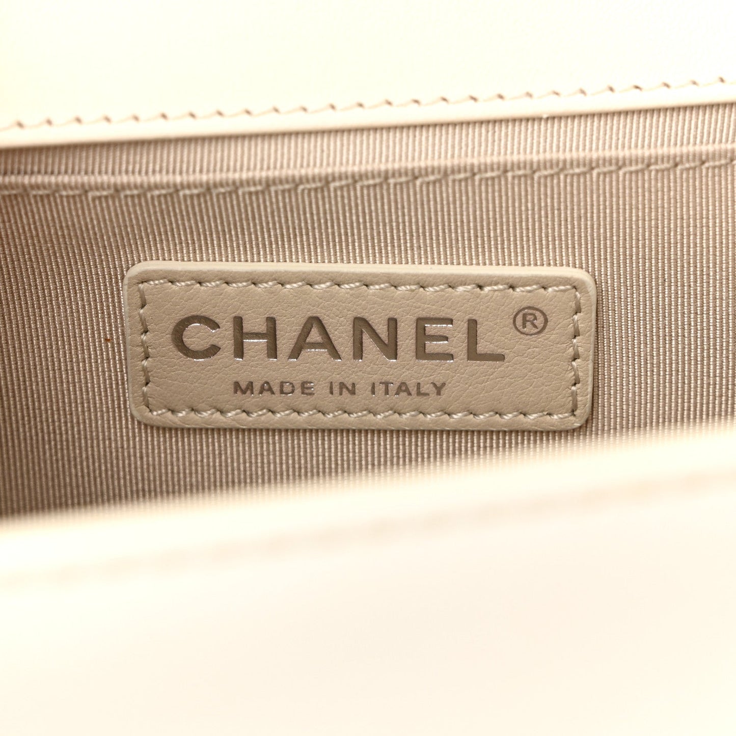 Lambskin Perforated Medium Boy Flap White