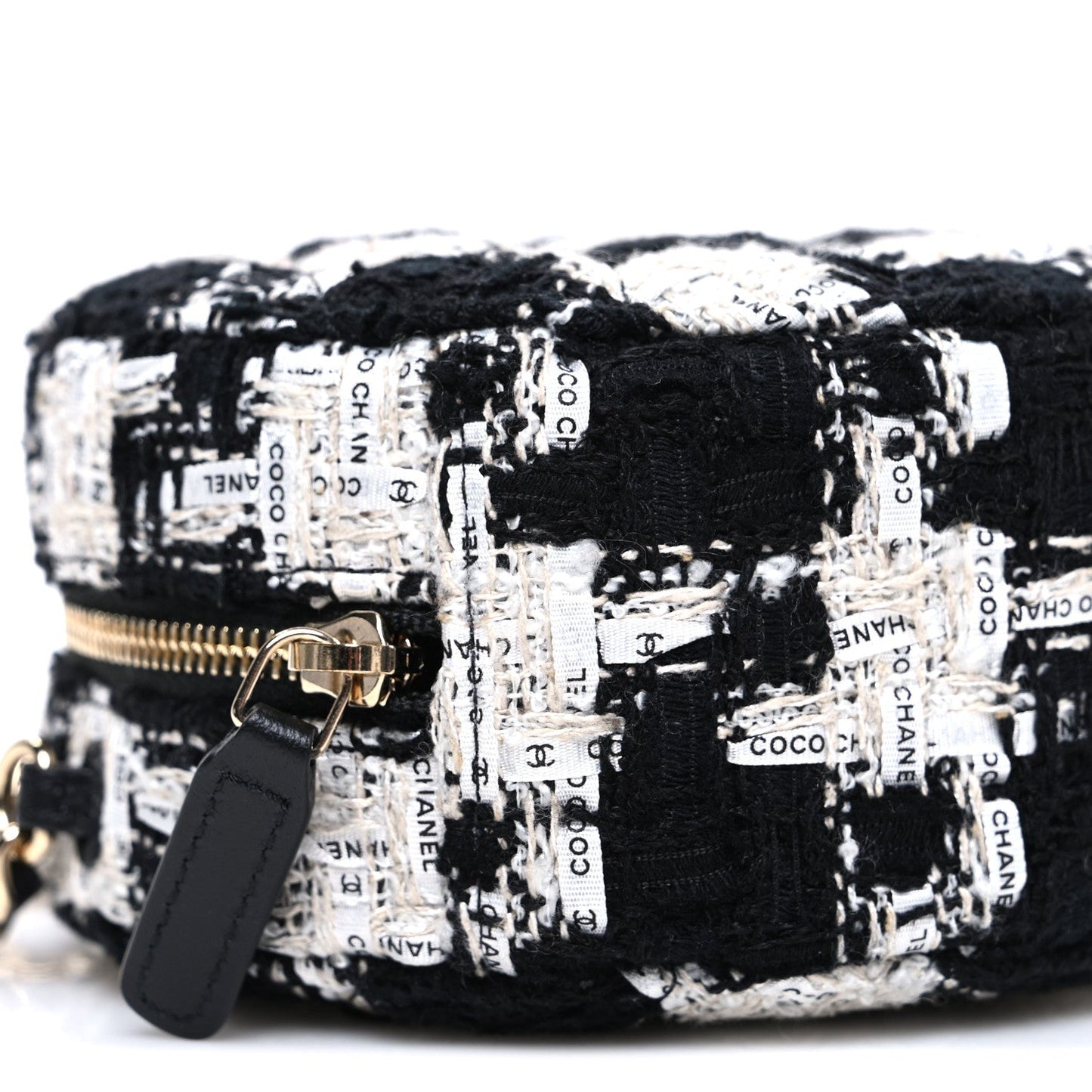 Tweed Quilted Round Clutch With Chain Black Ecru White