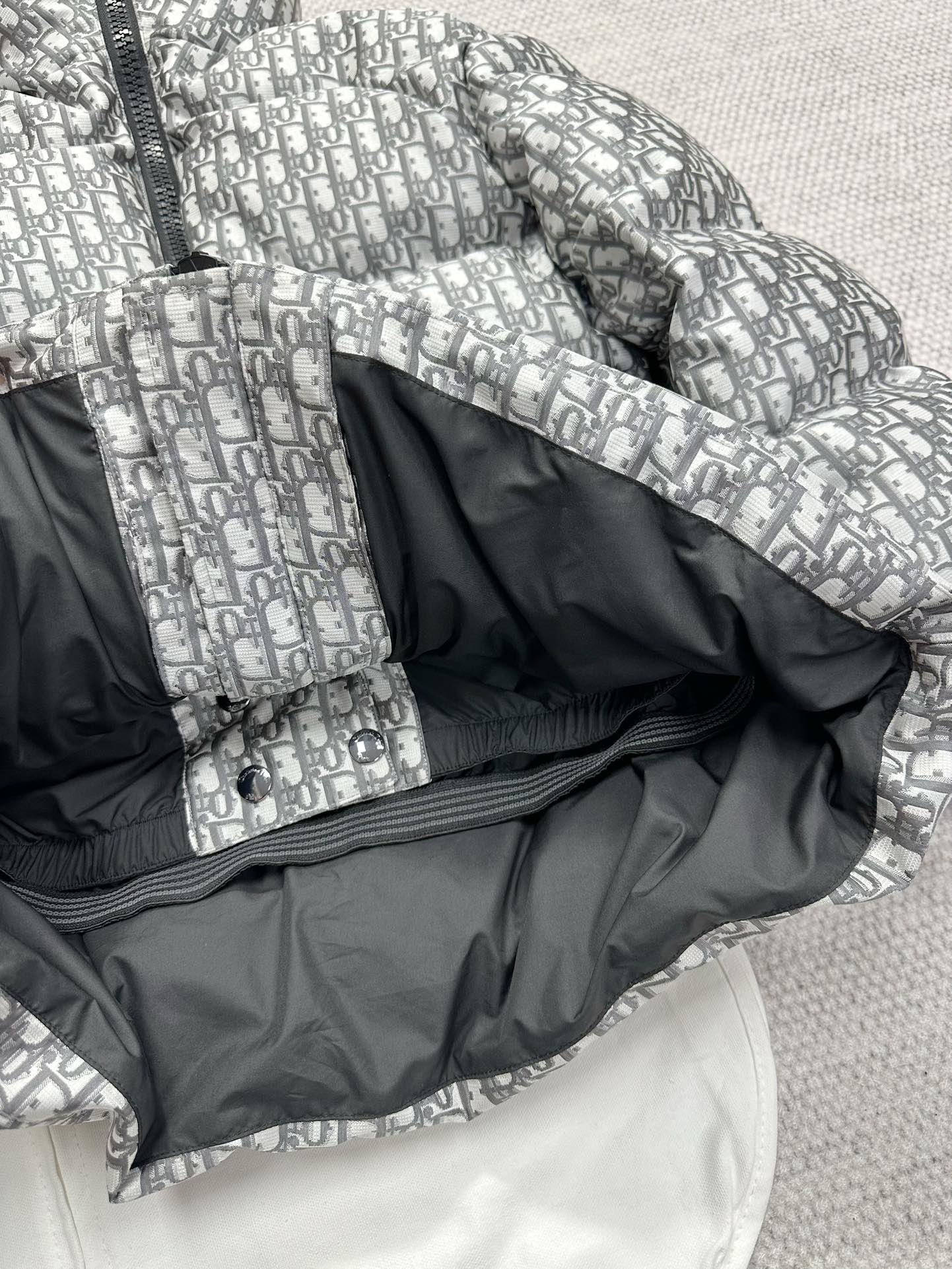 CD Alps Belted Puffer Jacket Gray Polyester