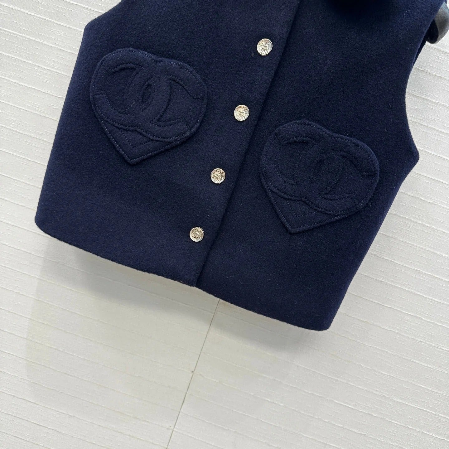 CHANEL 25S KNIT VEST WITH TWO HEART-SHAPED POCKETS 344