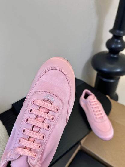 Prada Classic Retro Sneakers – Sport & Casual Style Pink in Sheepskin Fabric 580379