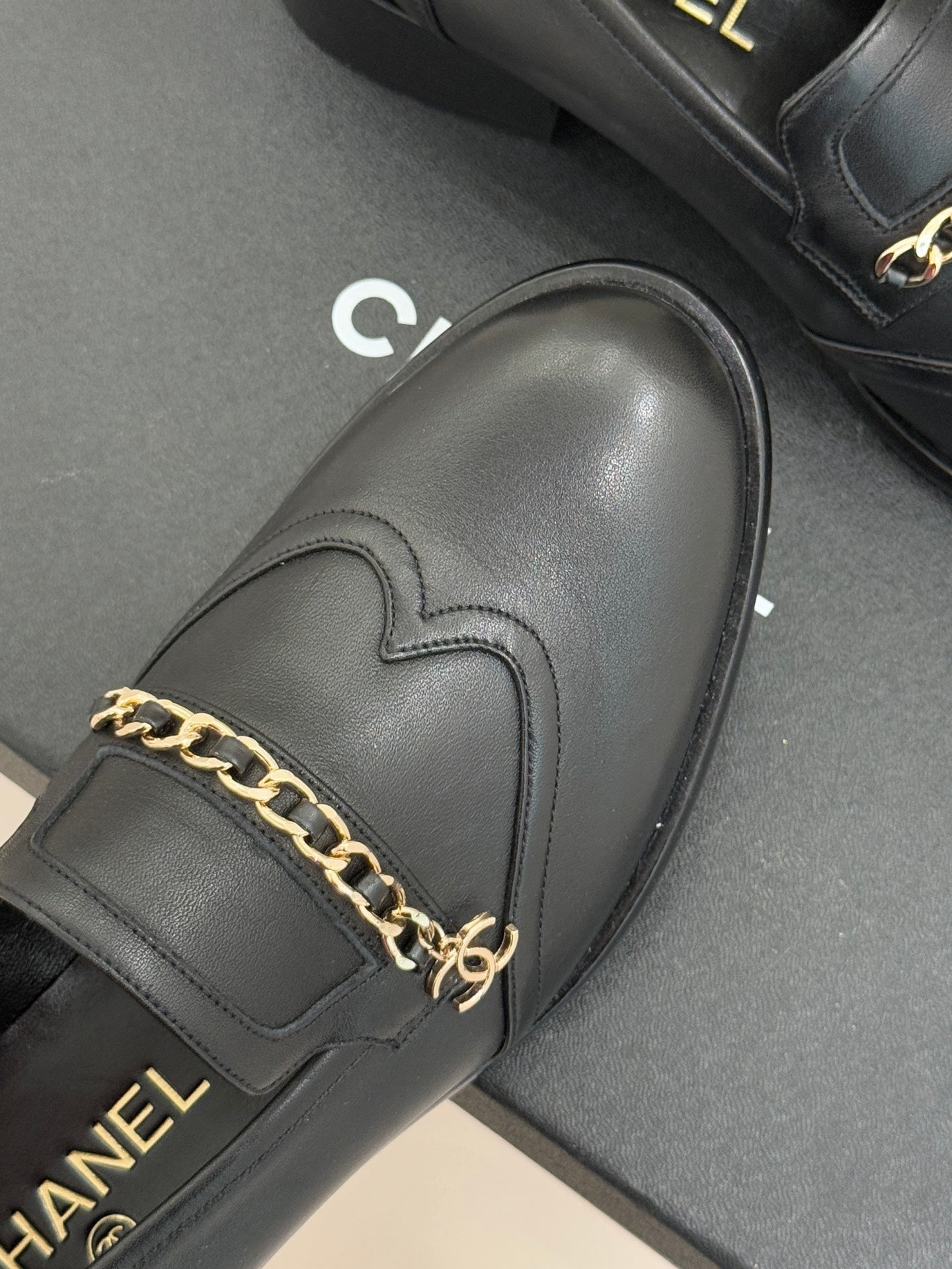 CC 25s Double C Buckle Loafers Black Calfskin 557704