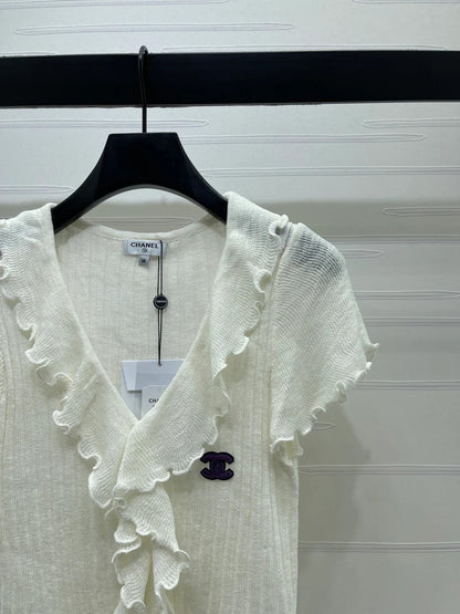 Chanel 2026 Ruffled Knit V-neck Short-sleeved T-shirt White Wool 356523