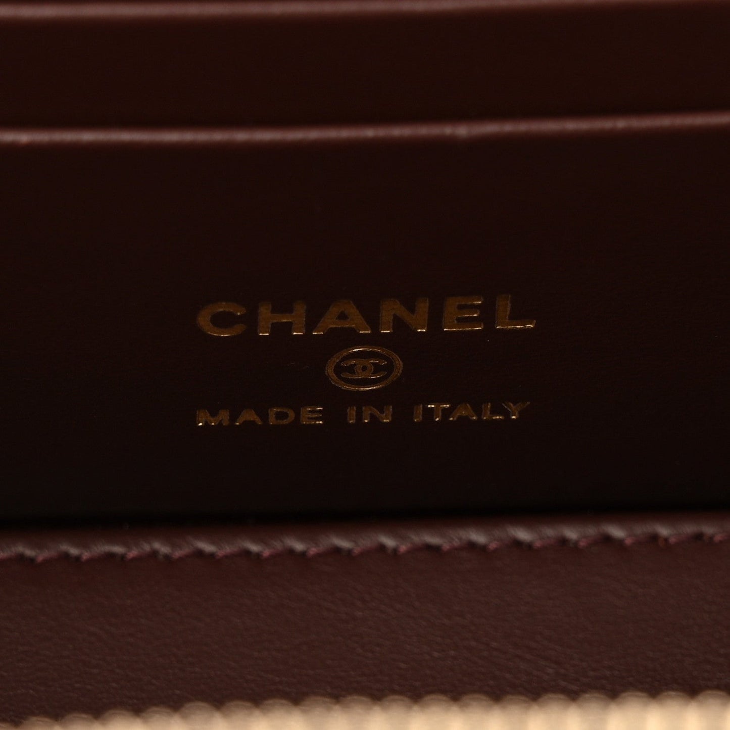 Caviar Quilted Small Vanity Case With Chain Black
