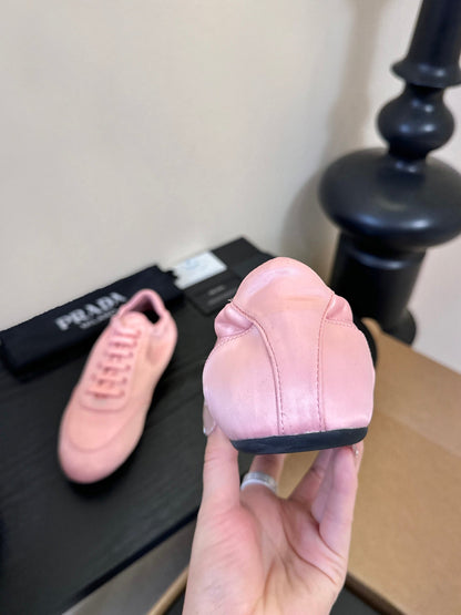 Prada Classic Retro Sneakers – Sport & Casual Style Pink in Sheepskin Fabric 580379
