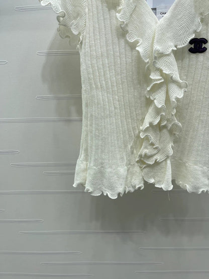 Chanel 2026 Ruffled Knit V-neck Short-sleeved T-shirt White Wool 356523