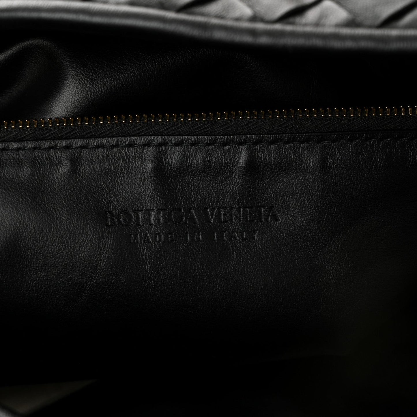 Calfskin Intrecciato Large Hop Black