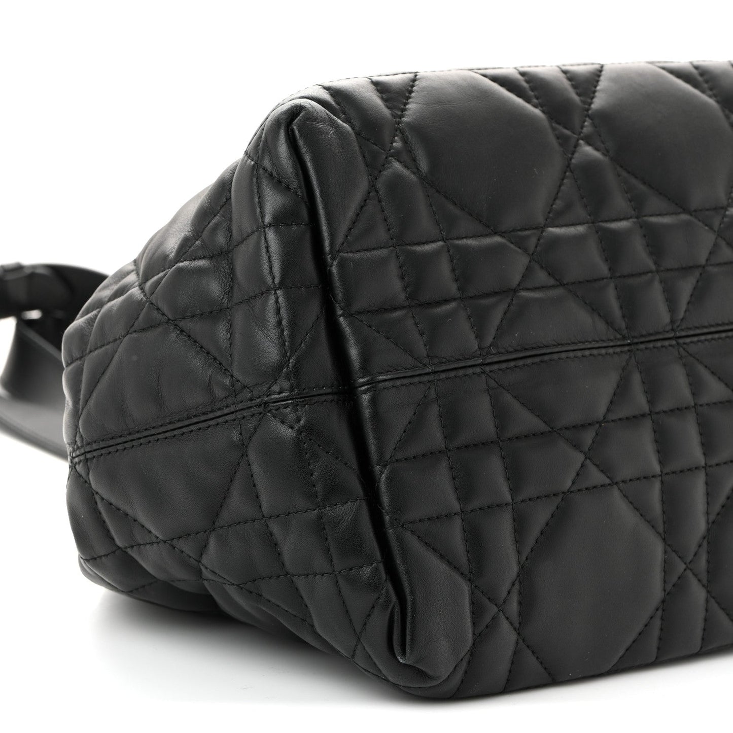 Calfskin Macrocannage Medium Toujours Black