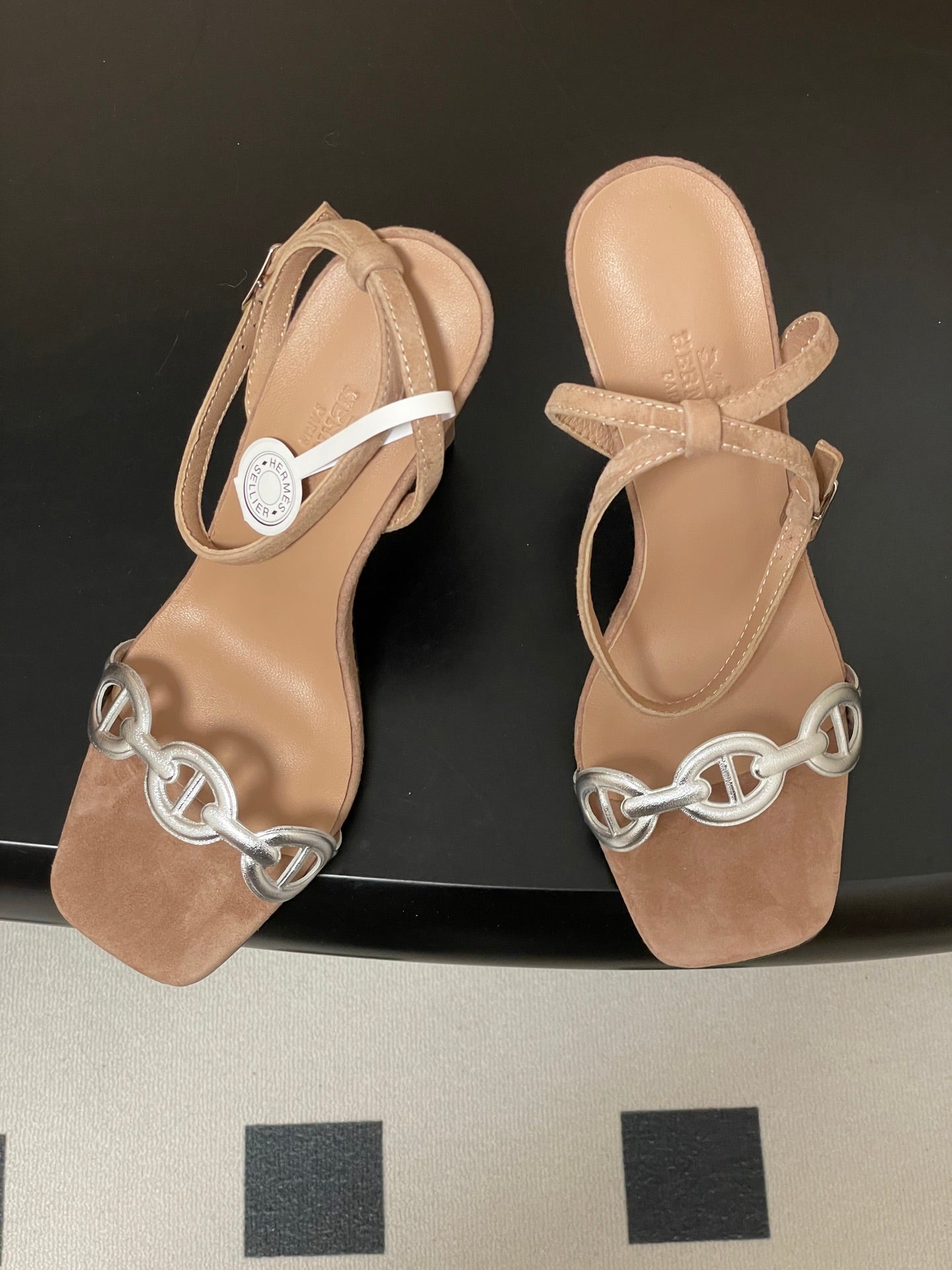 HM Luz Sandals 10.5 Dark Khahi Sheepskin Suede 593702