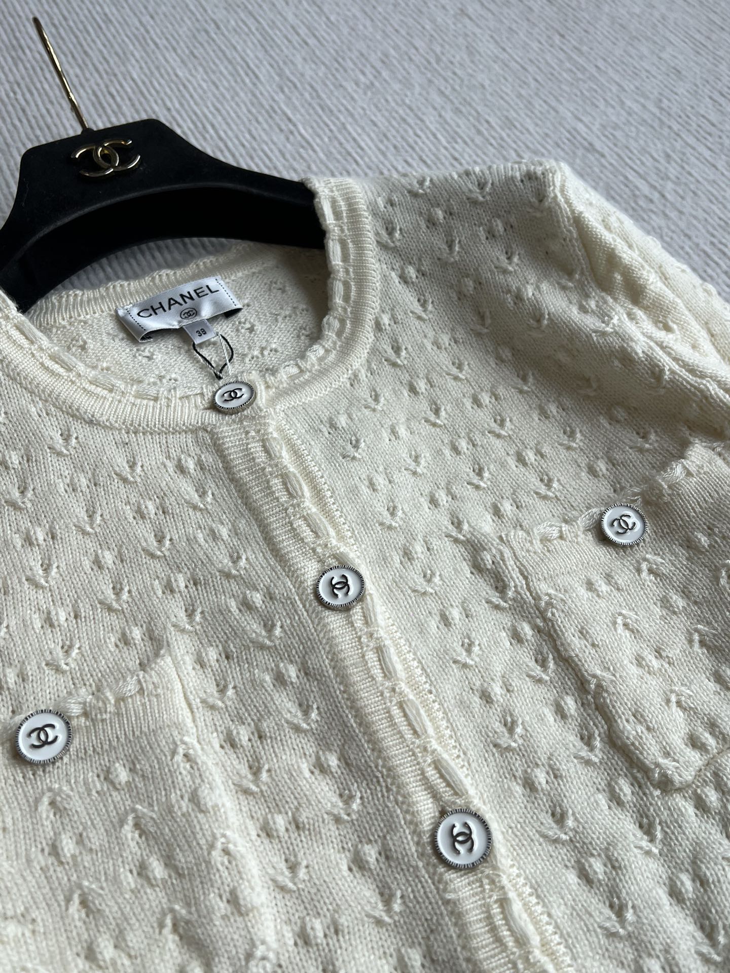 Chanel 25P Cardigan Beige Cashmere 220196
