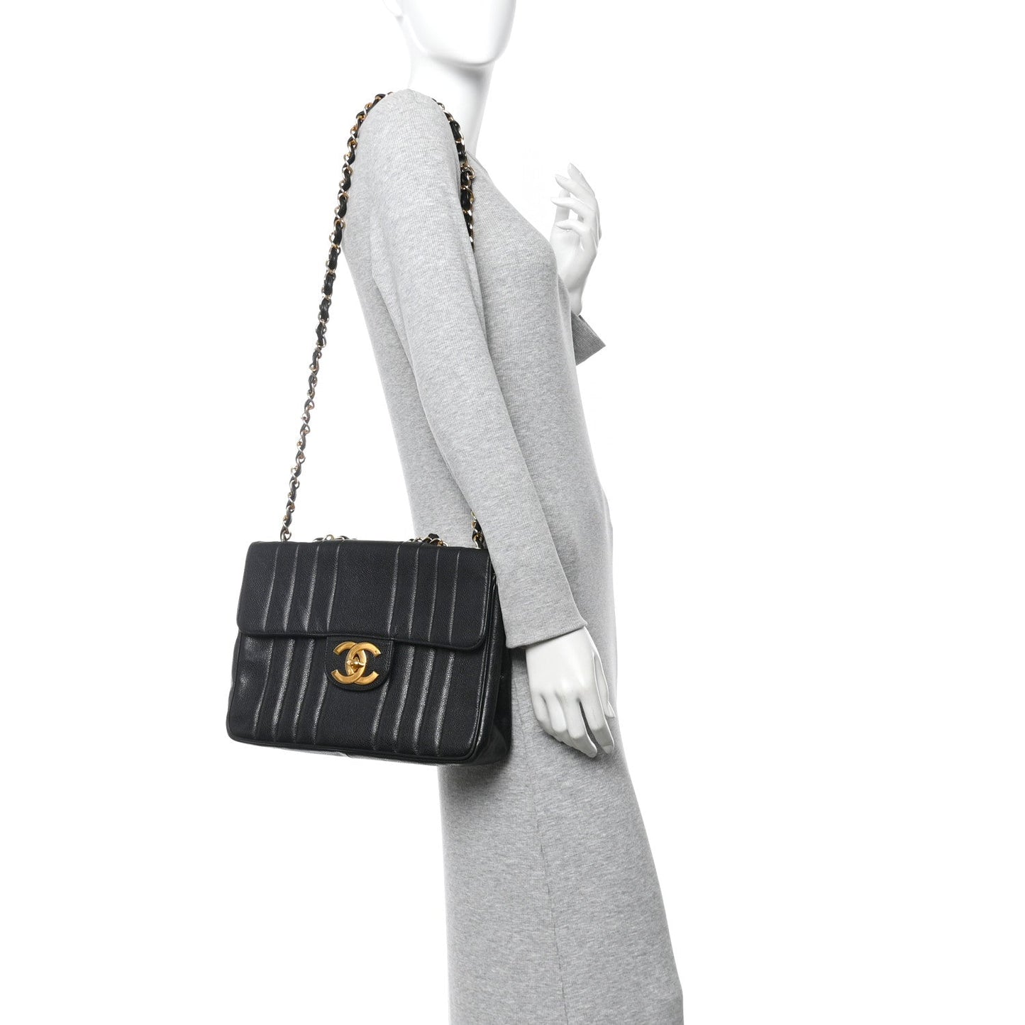 Caviar Vertical Quilted Small Single Flap Black