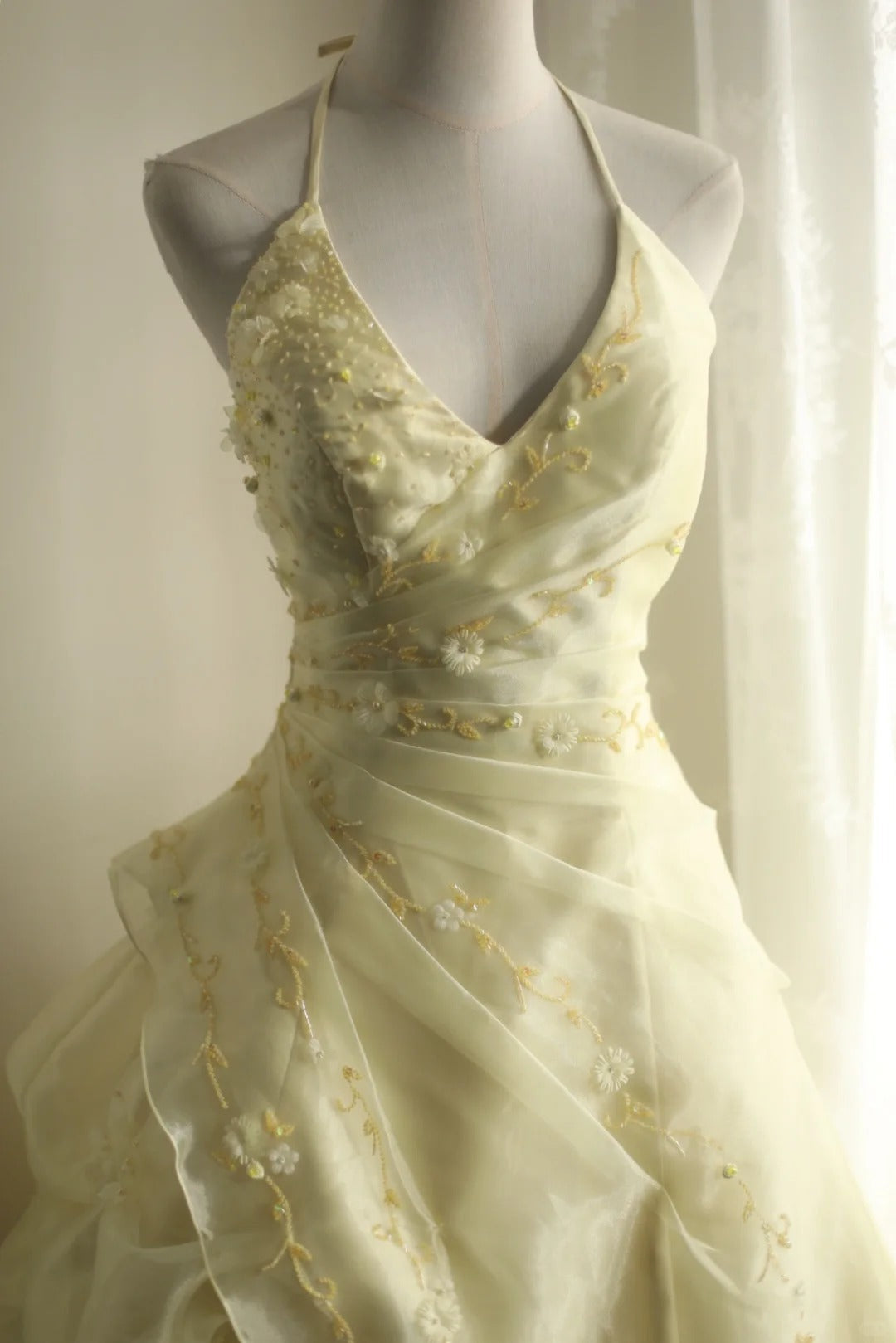 formaldressy-Yellow Retro Halter Neck Heavy Puff Princess Wedding Dress gh5425