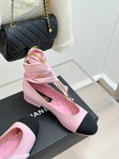 CC 26C Double C Ribbon Flat Shoes Black Pink Cafskin Fabric 557536