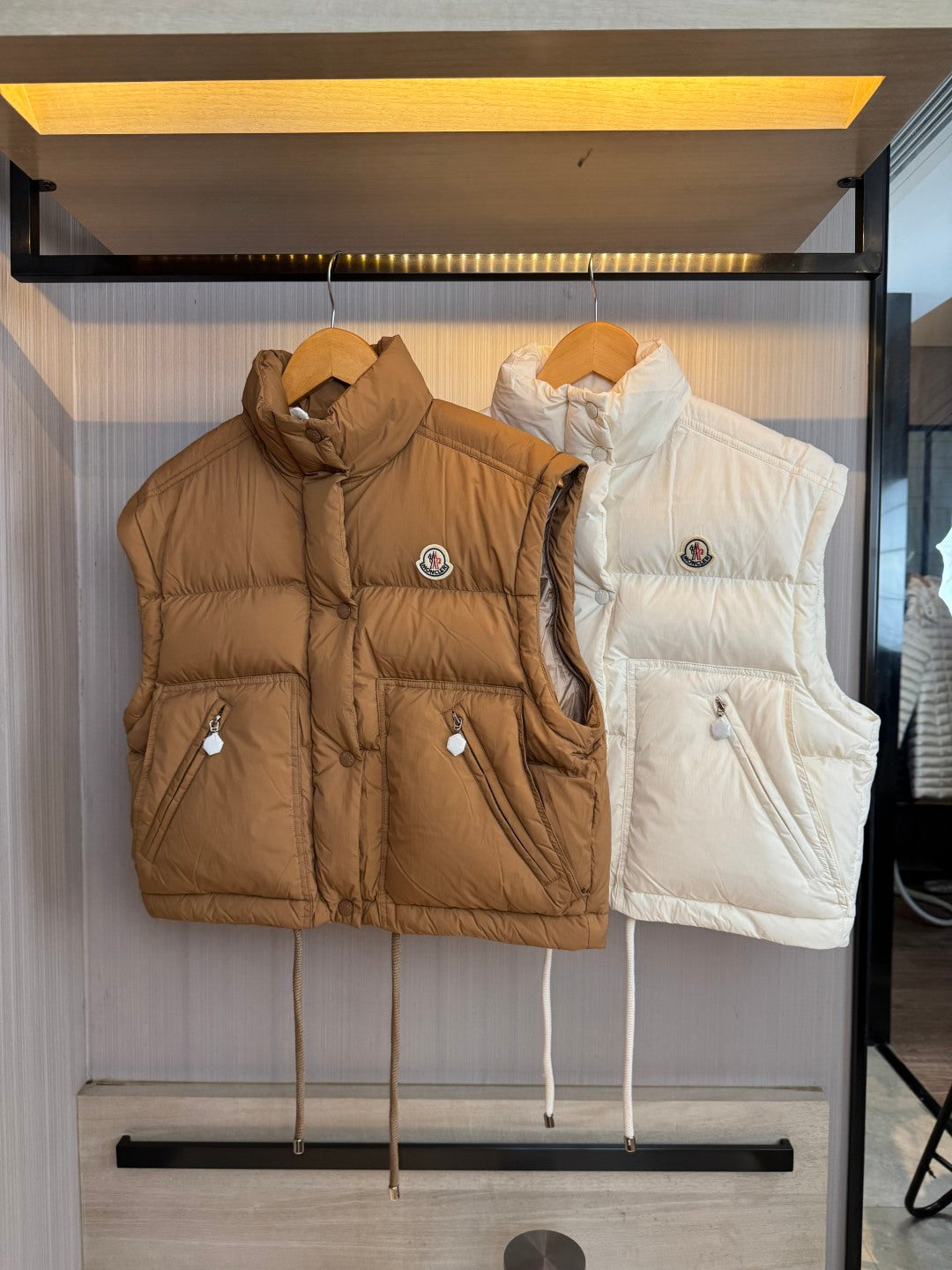 Moncler 25 Down Jacket With Detachable Sleeves 285711