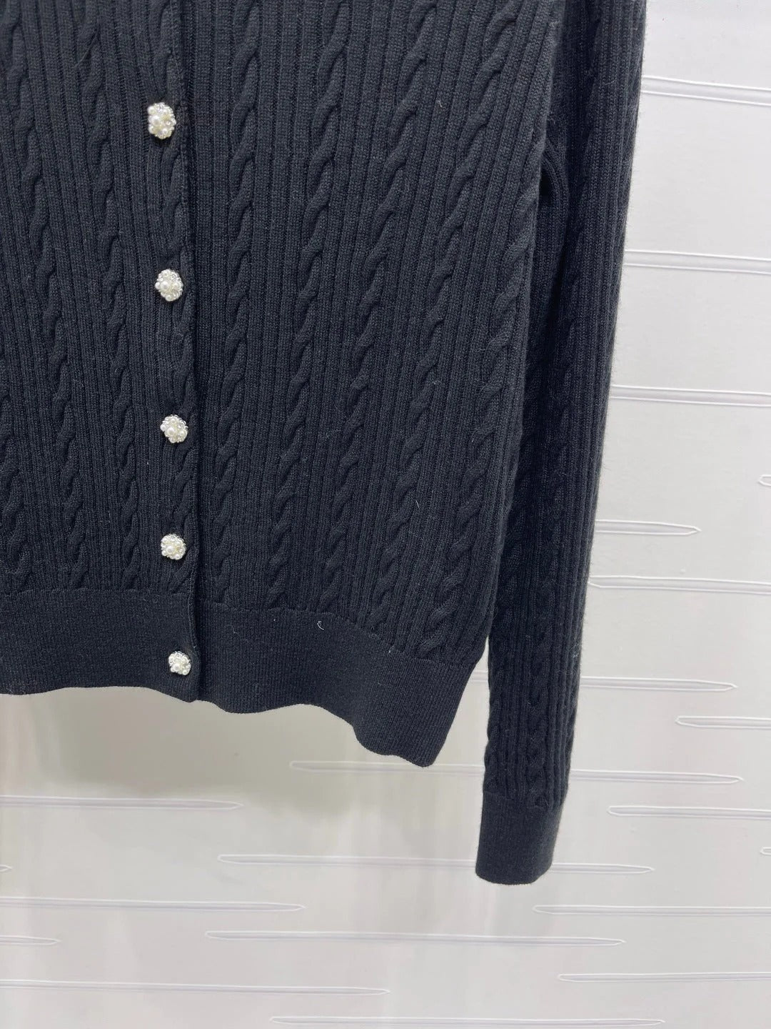 MIUMIU CARDIGAN STYLE 611