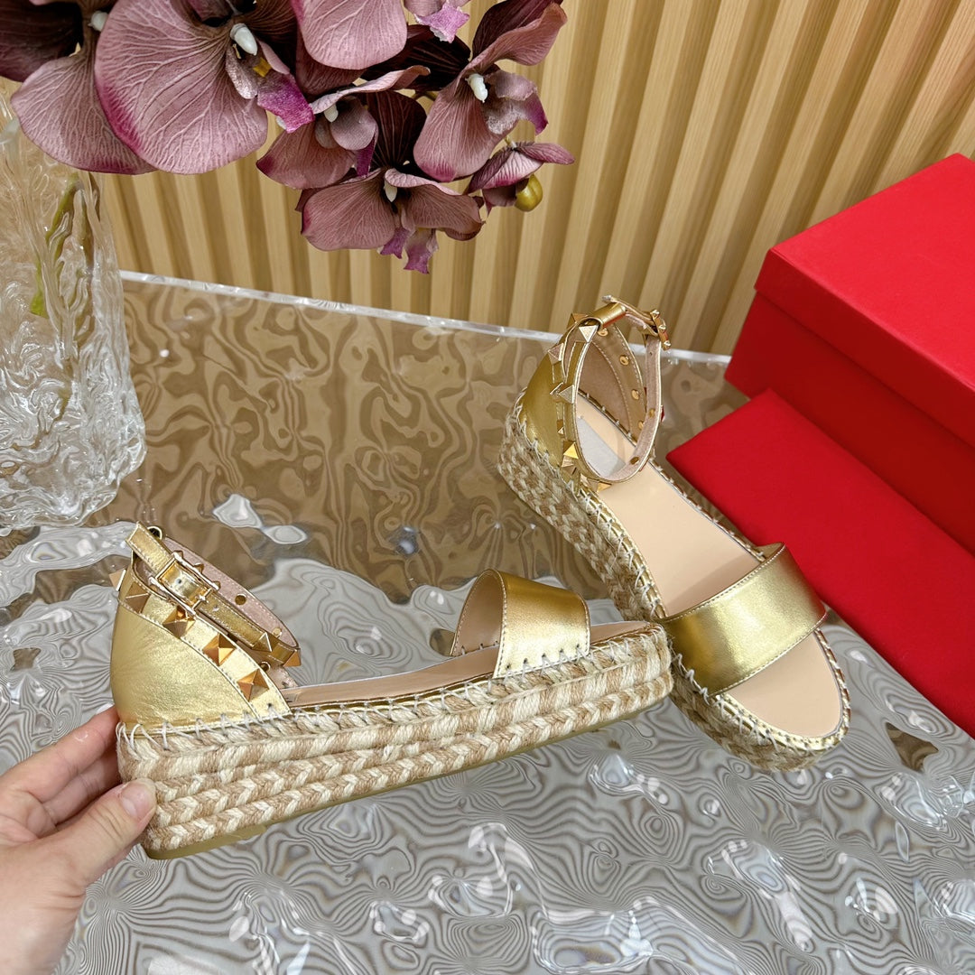 Rockstud Espadrille 45mm Gold leather sandals
