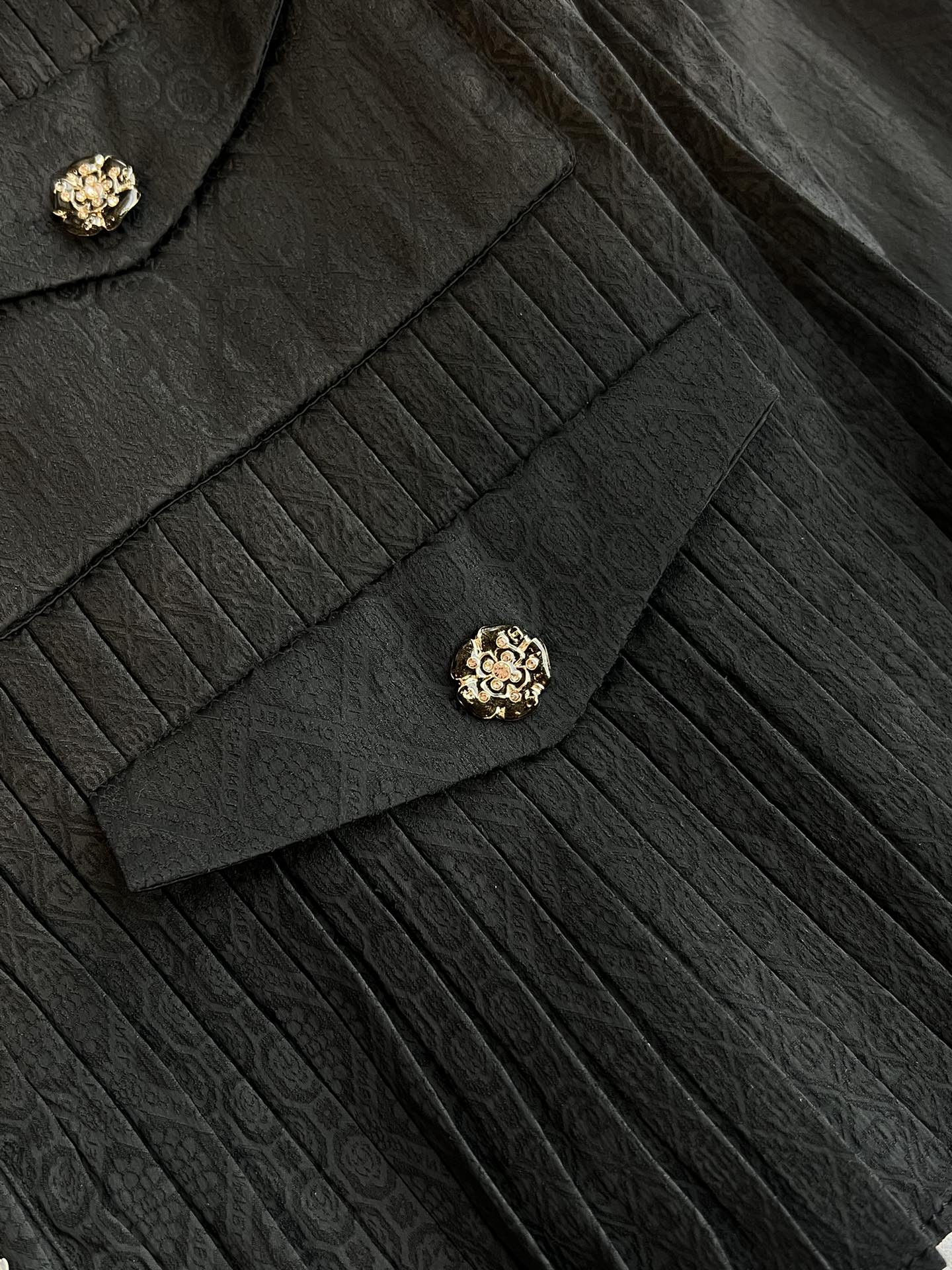 CC 25 Pleated Shirt Black Silk
