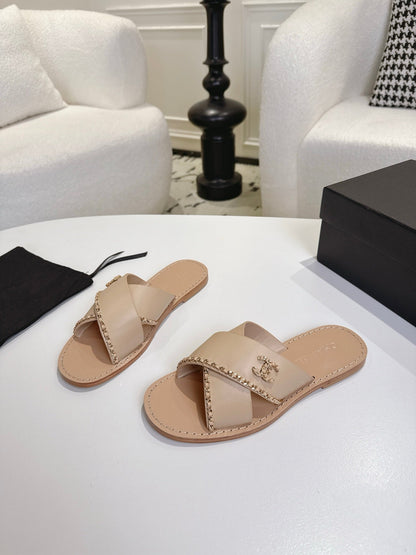 CC Cruise 2025/26 Mules Light Beige Calfskin 570317