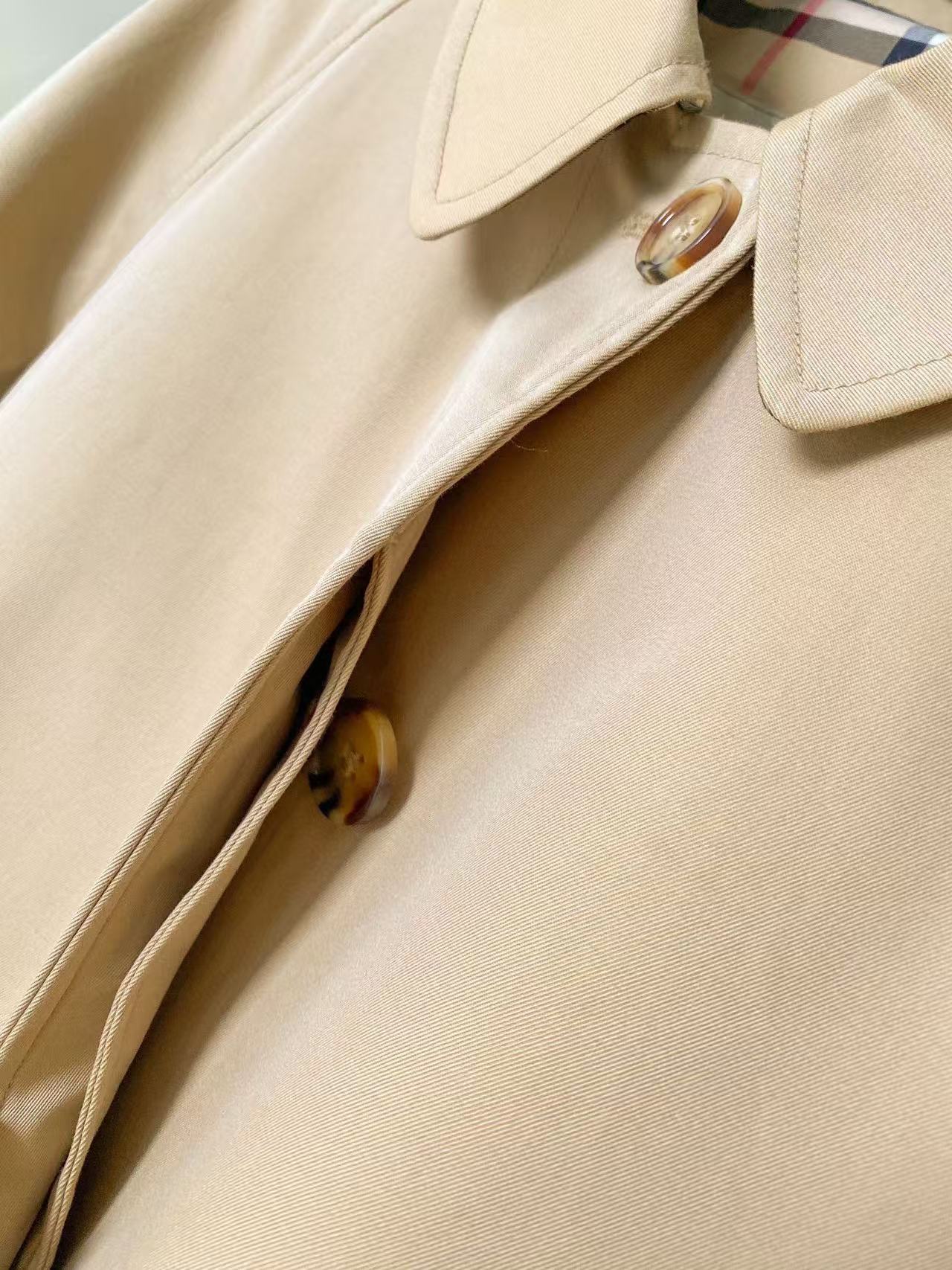 Burberry Gabardine Mid-Length Camden Heritage Car Beige Coat