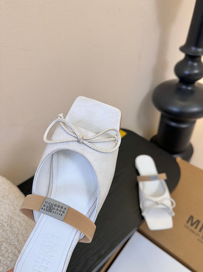 Maison 2025 Split-Toe Chunky Mary Jane White Flat in Cowhide 580452