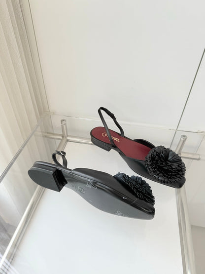 CC 26 Flower-shaped Sandal Black Lambskin 597410