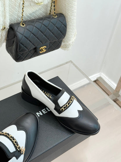 CC 25s Double C Buckle Loafers Black White Calfskin 557705