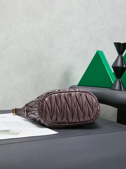 Miu Matelassé Pouch Bag 23cm Chocolate Leather