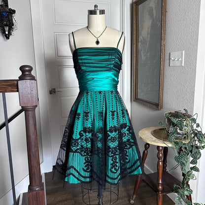 formaldressy--Homecoming Dress Green and Black Vintage Prom Dress Velvet Floral Print gh5500
