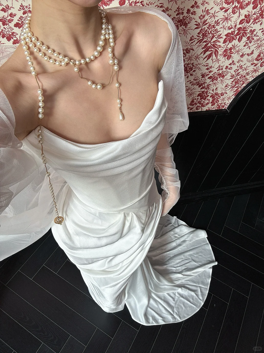 Elegant Simple Sheath Strapless White Pleated Satin Long Wedding Dress SH4755