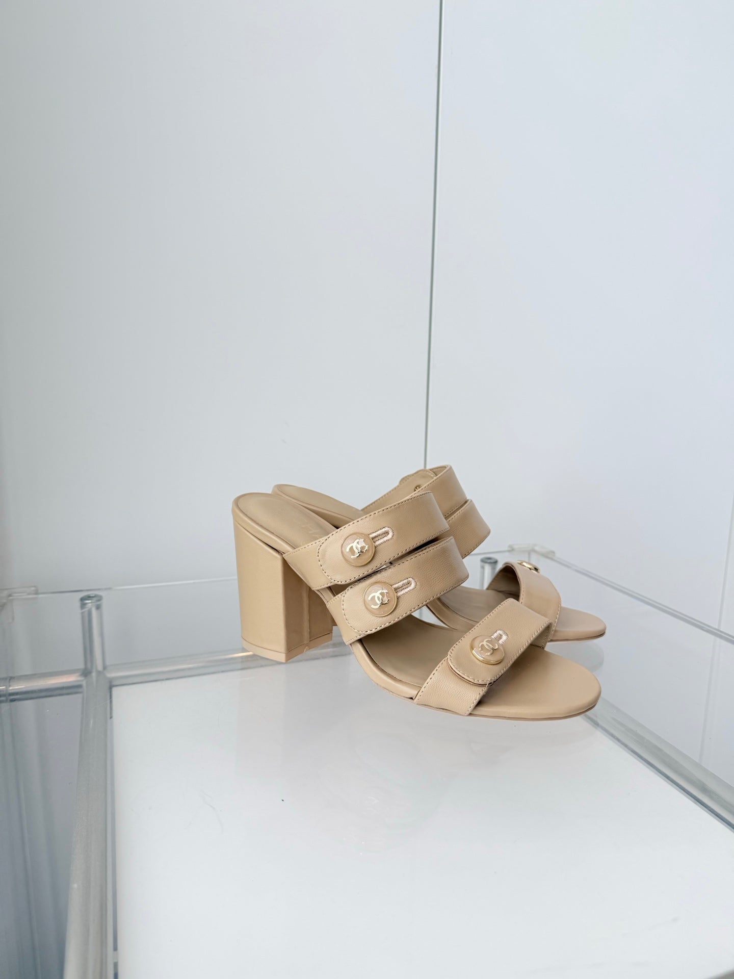 Chanel 26 Turnlock 85 Beige Sandal Mule in Lambskin 597394
