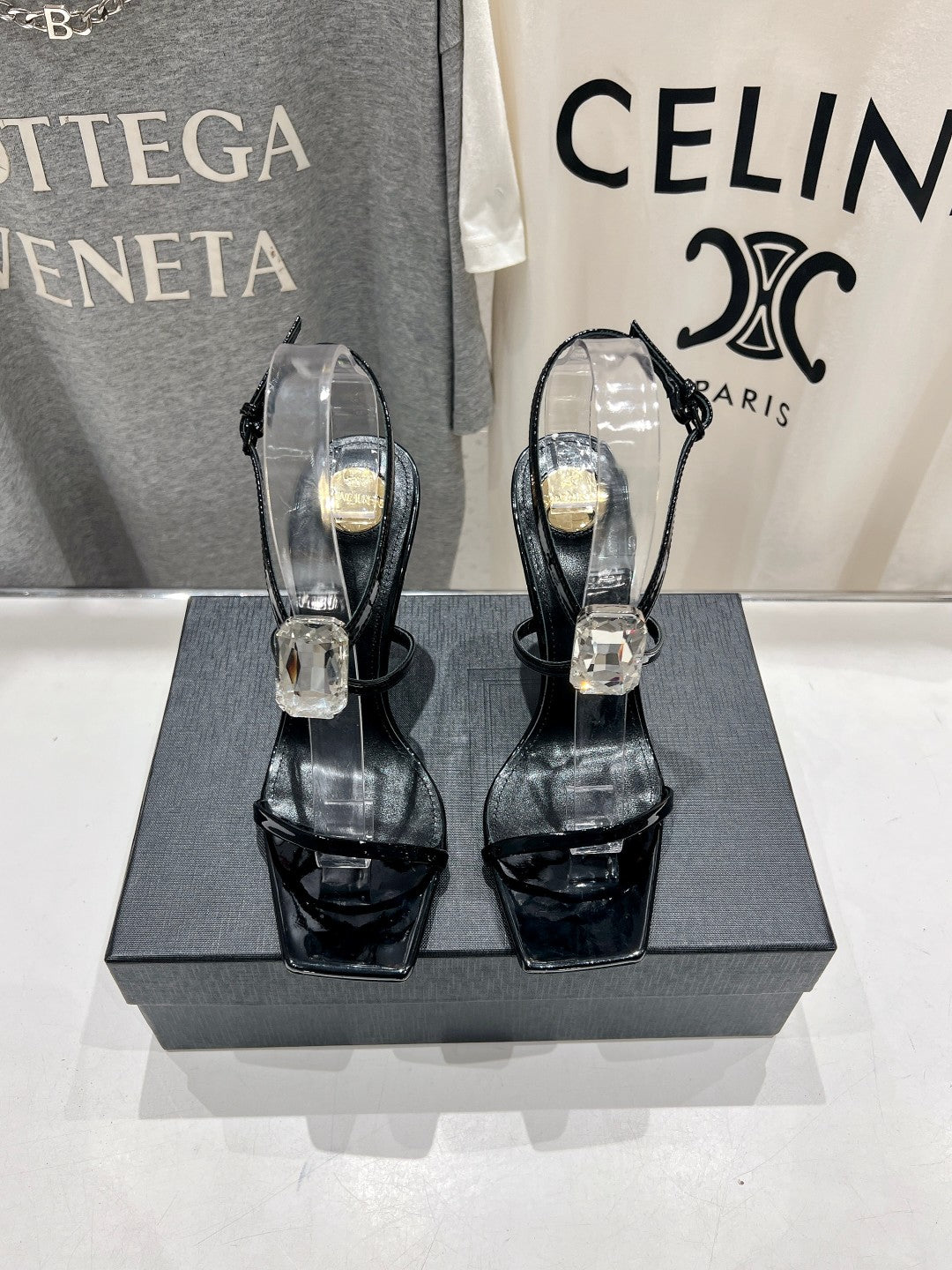 HIGH HEEL SANDALS IN BLACK GLOSSY CALFSKIN WTH STRAPS ATTACHED GEM