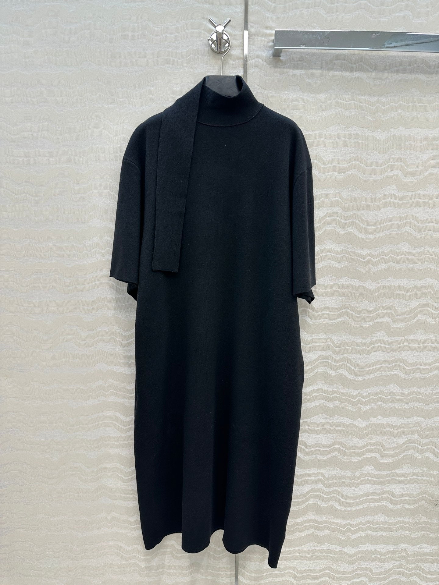 The Row High-End Wool Short-Sleeved Dress With a Ribbon Scarf Black Wool 304588