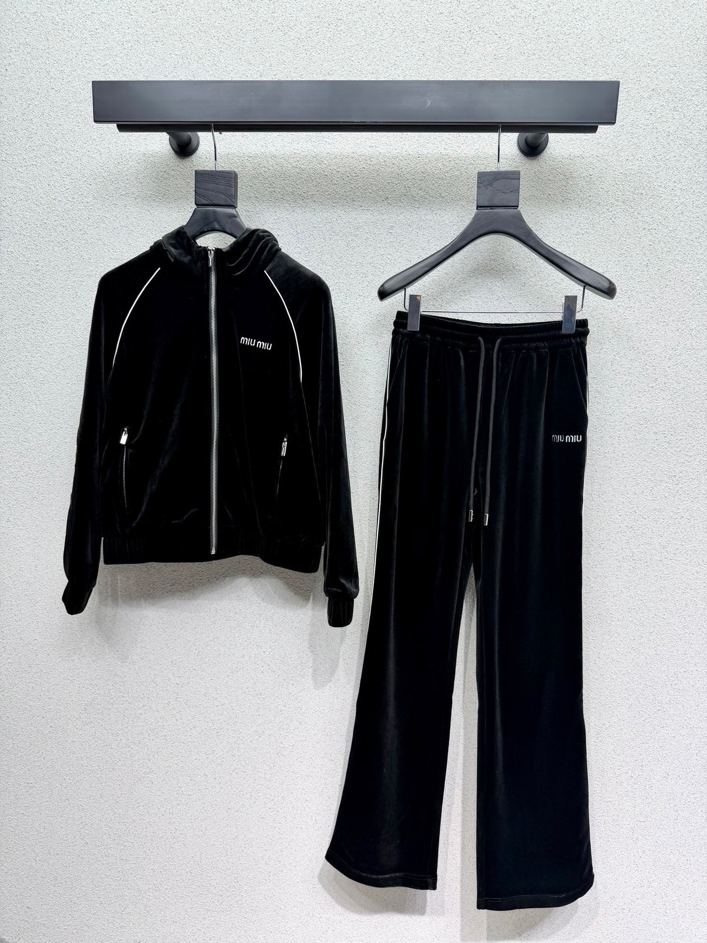MIUMIU VELVET SET STYLE 729